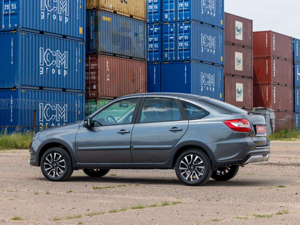 Lada (Vaz) Granta I Restayling — Yandan