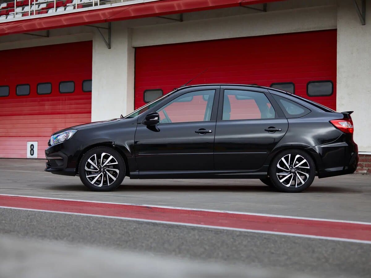 Lada (Vaz) Granta I Restayling — Yandan