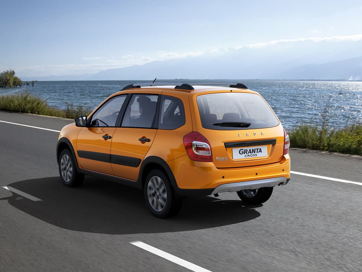Lada (Vaz) Granta I Restayling — 3/4 arxadan
