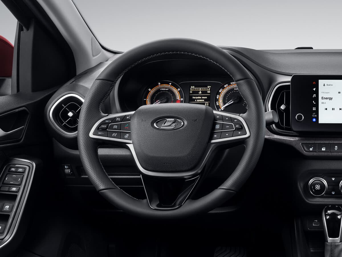 Lada (Vaz) Iskra 2025 – indiyədək — Sükan