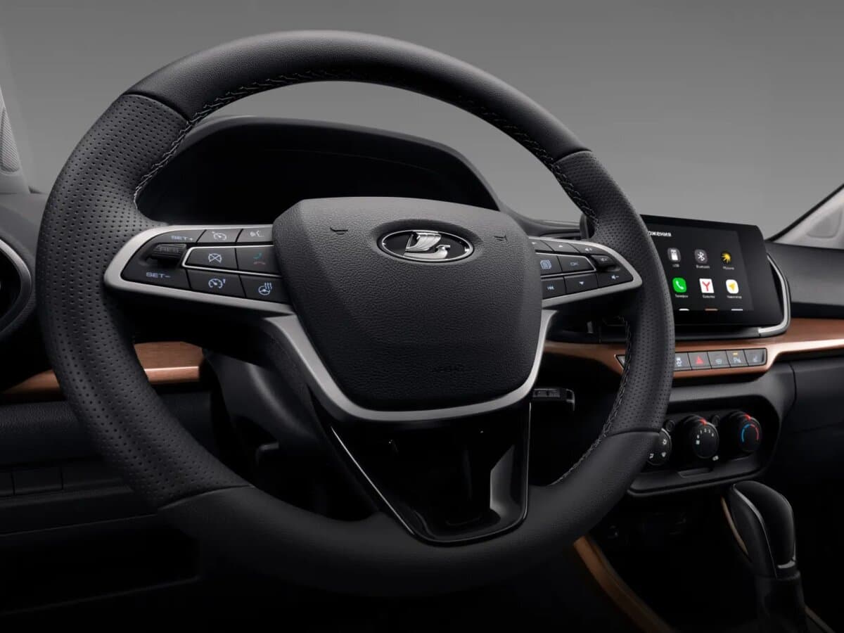 Lada (Vaz) Iskra 2025 – indiyədək — Sükan