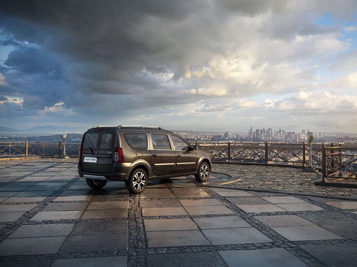 Lada (Vaz) Largus I Restayling — 3/4 arxadan