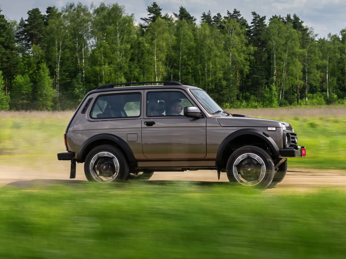 Lada (Vaz) Niva Legend I — Yandan
