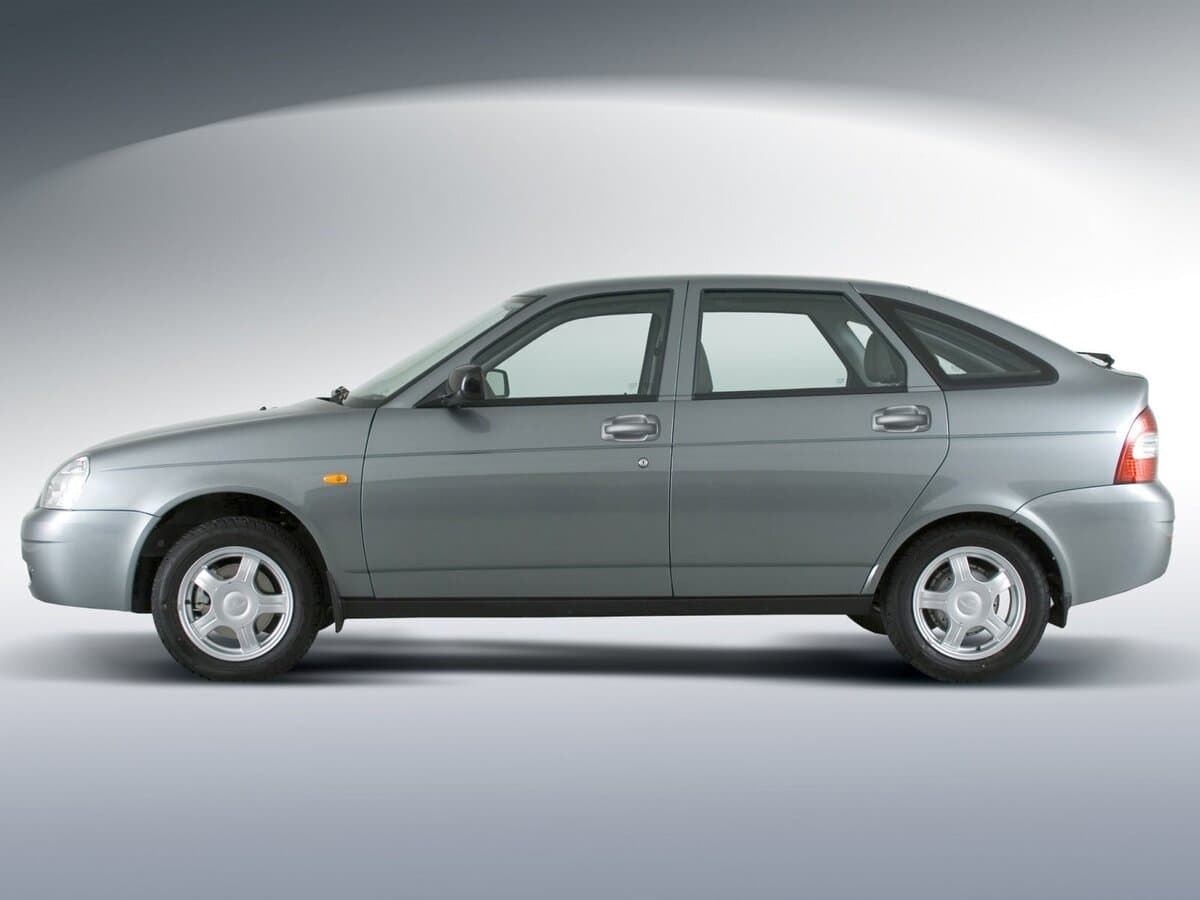 Lada (Vaz) Priora I — Yandan