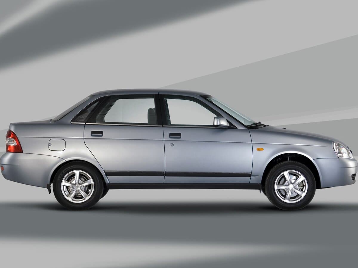 Lada (Vaz) Priora I — Yandan