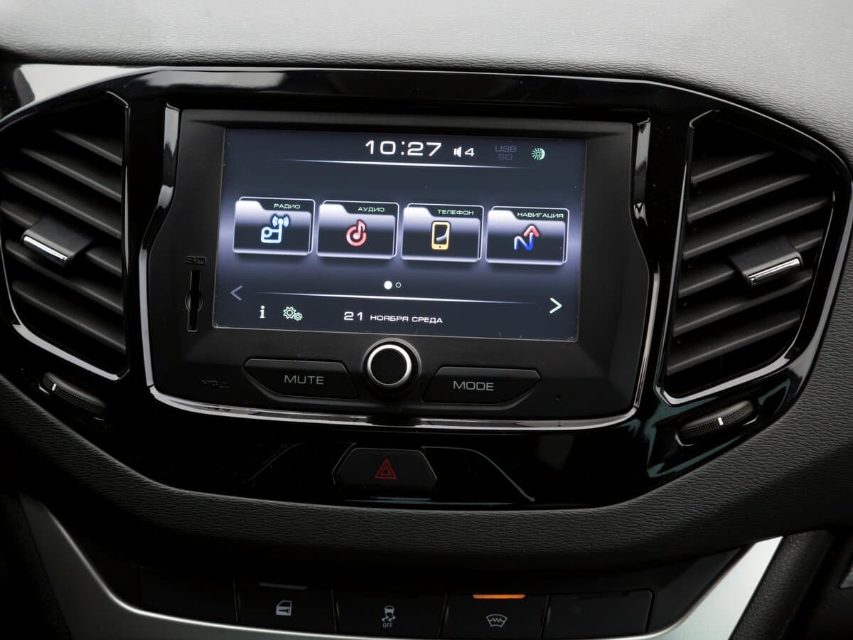Lada (Vaz) Vesta I — Salon, arxadan