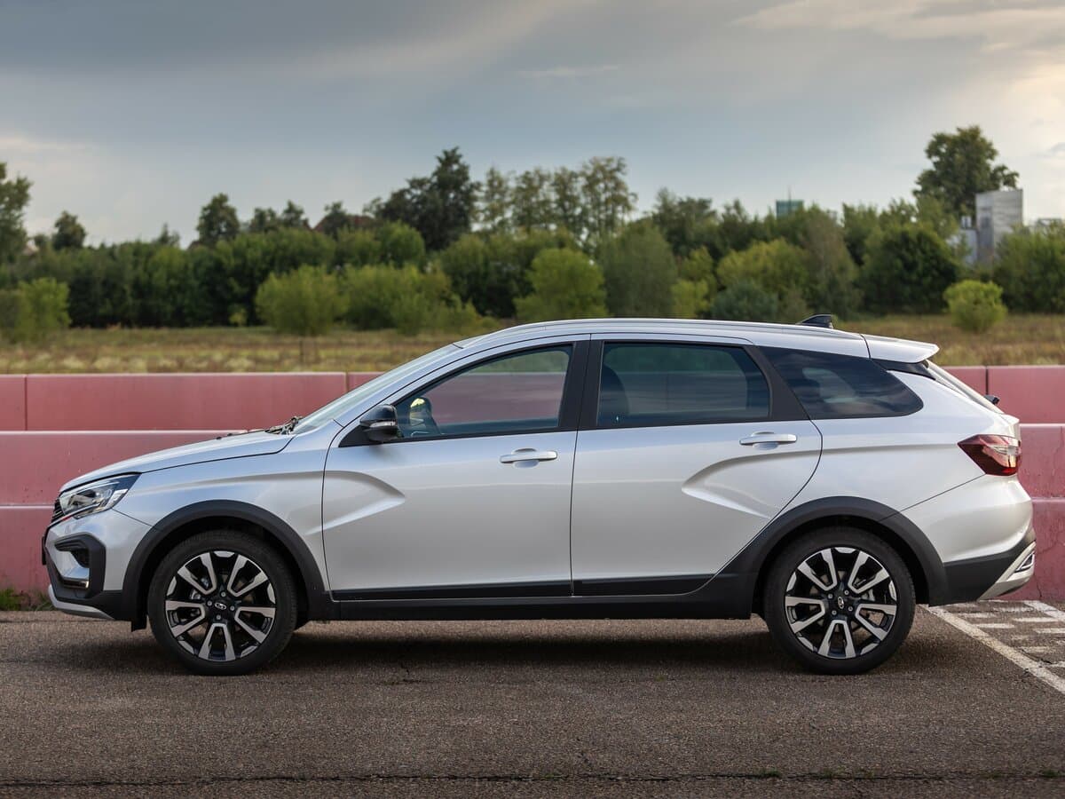 Lada (Vaz) Vesta I Restayling (NG) — Yandan