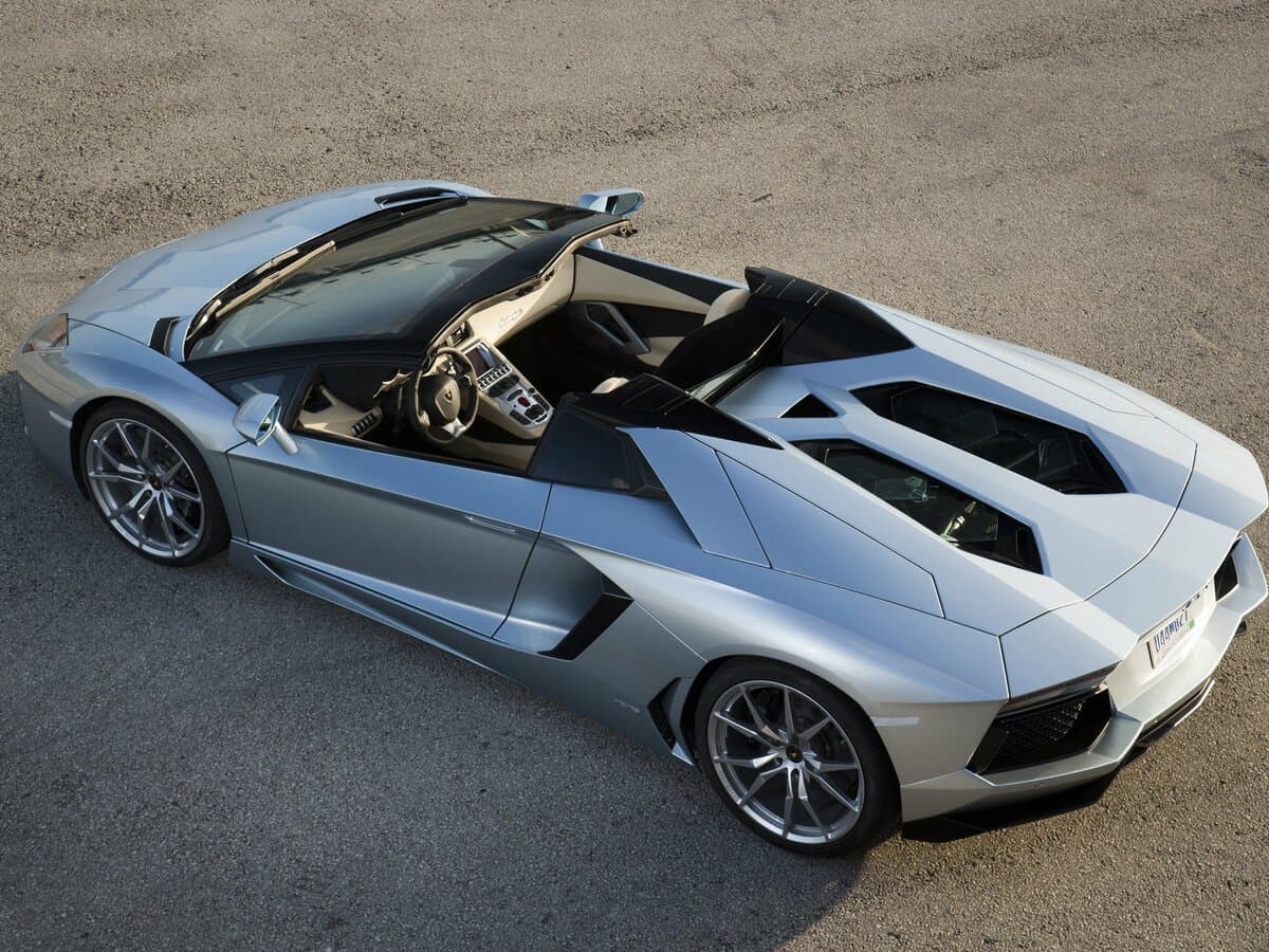 Lamborghini Aventador I — 3/4 arxadan