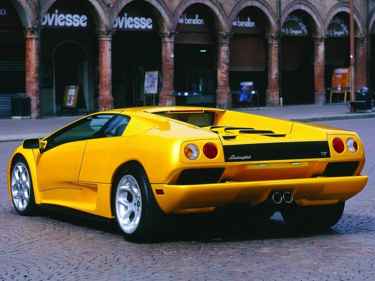 Lamborghini Diablo 1990 – 2001 — 3/4 arxadan