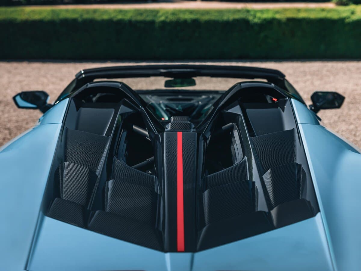 Lamborghini Fenomeno 2025 – indiyədək — Salon, öndən
