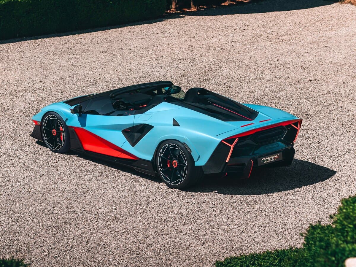 Lamborghini Fenomeno 2025 – indiyədək — 3/4 arxadan