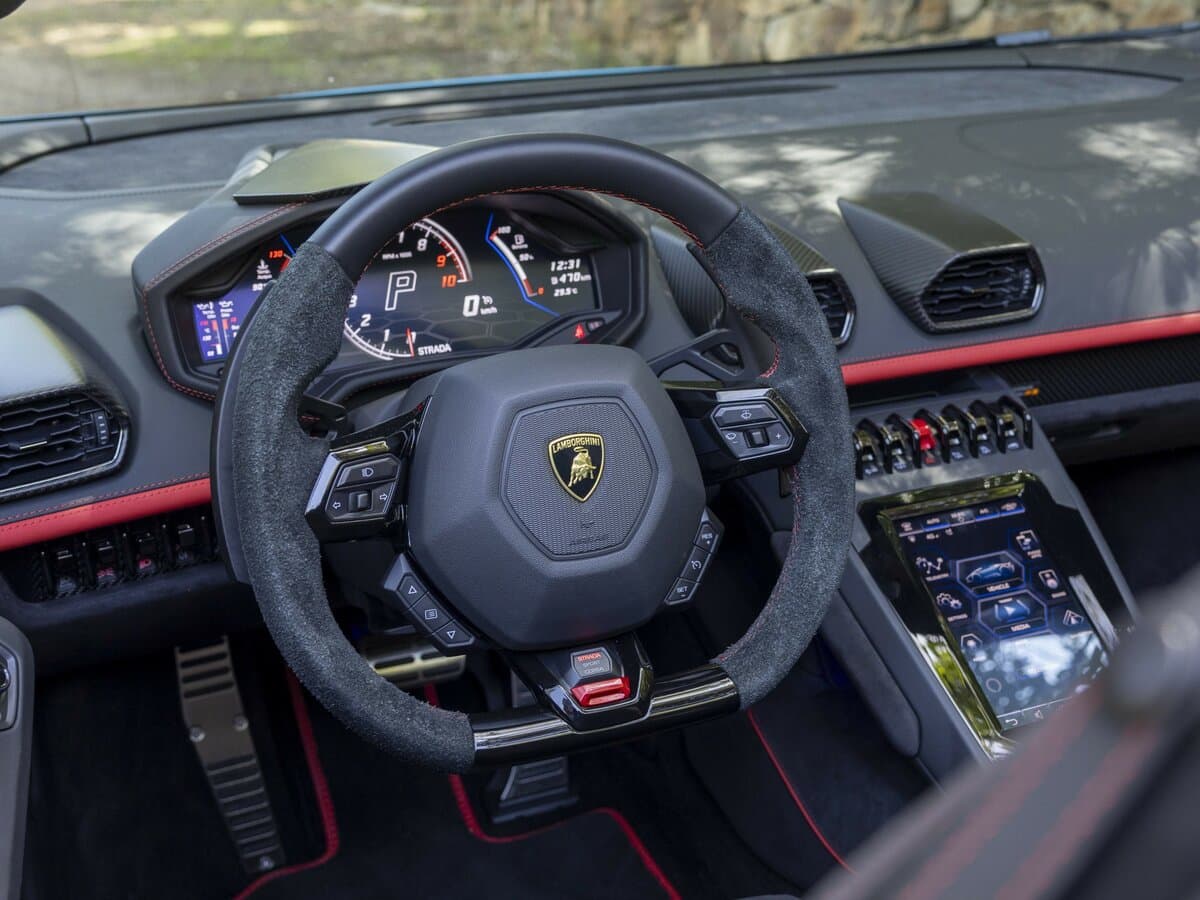 Lamborghini Huracán I Restayling — Sükan