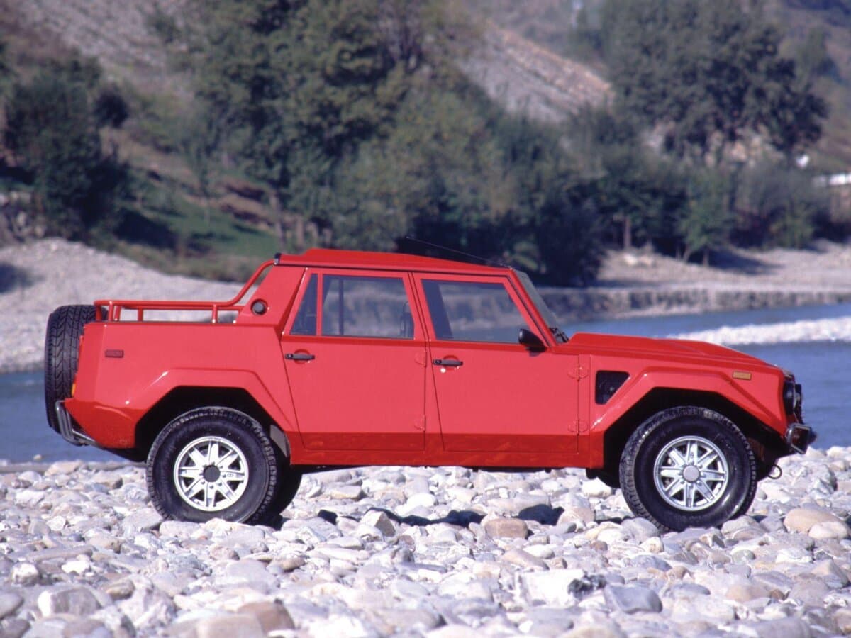 Lamborghini LM002 1986 – 1993 — Yandan