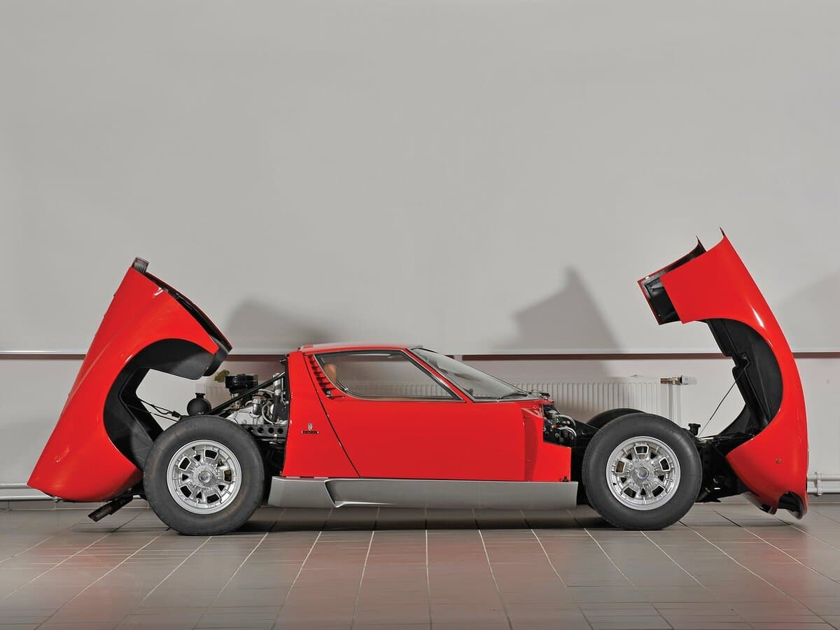 Lamborghini Miura 1966 – 1973 — Salon, öndən