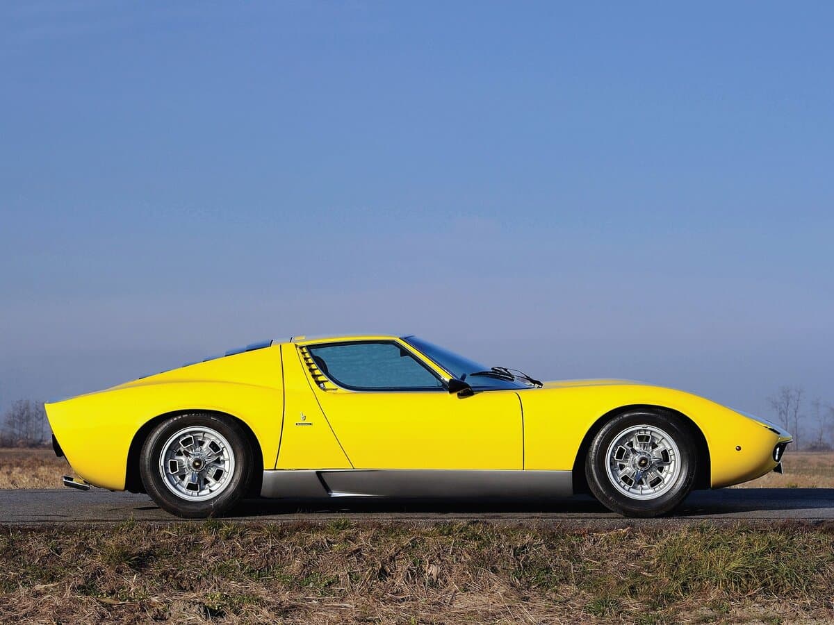 Lamborghini Miura 1966 – 1973 — Yandan