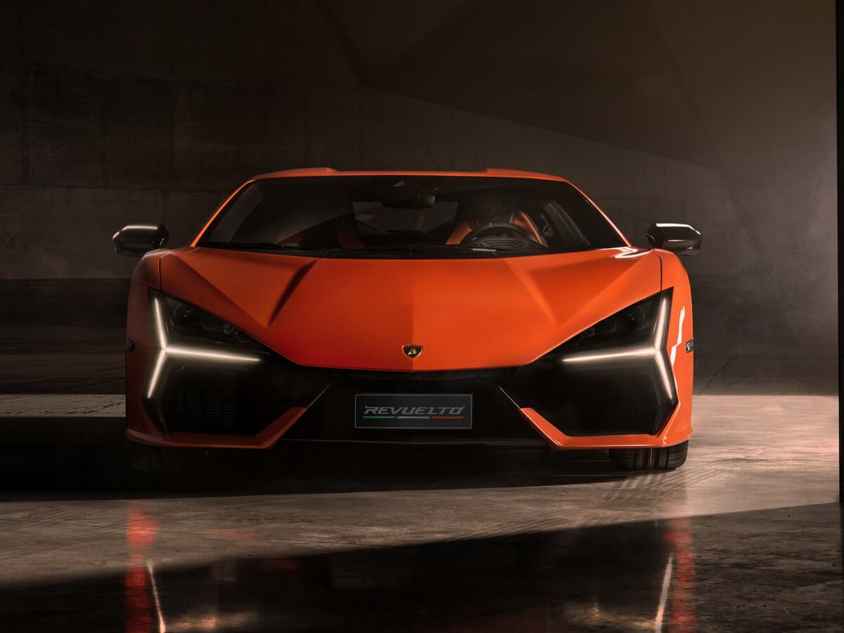 Lamborghini Revuelto 2023 – indiyədək — Öndən