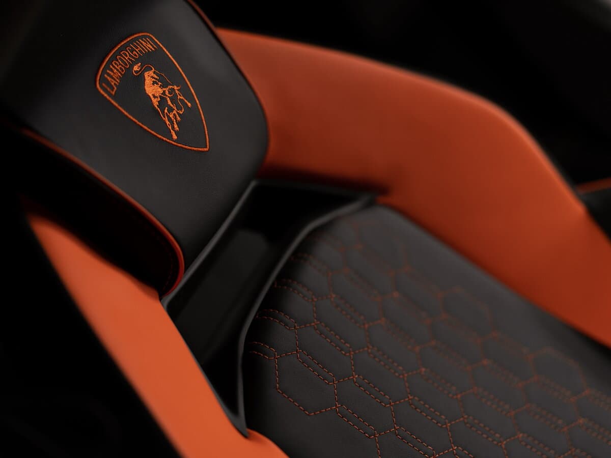 Lamborghini Revuelto 2023 – indiyədək — Salon, öndən