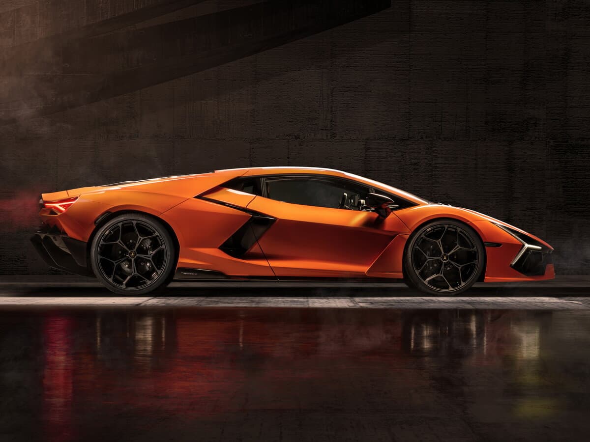 Lamborghini Revuelto 2023 – indiyədək — Yandan