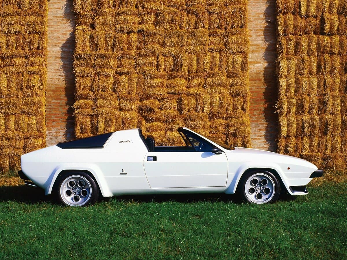 Lamborghini Silhouette 1976 – 1979 — Yandan