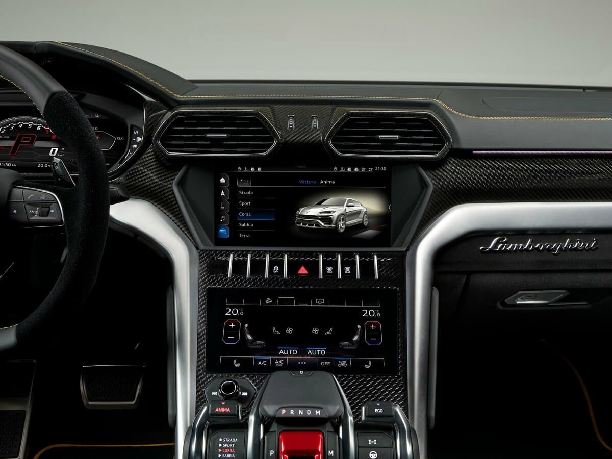 Lamborghini Urus I — Salon, öndən