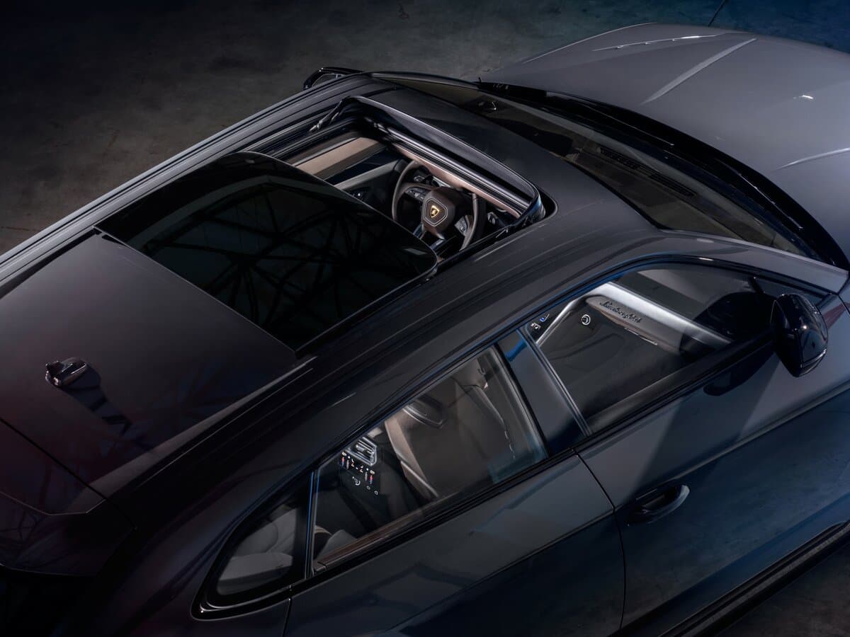 Lamborghini Urus I Restayling — Salon, arxadan