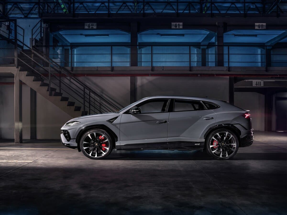 Lamborghini Urus I Restayling — Yandan