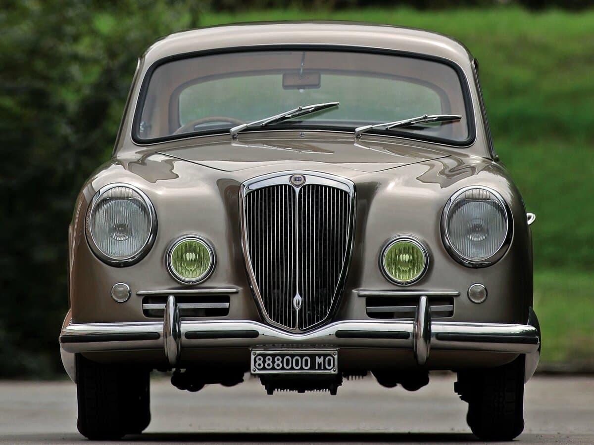 Lancia Aurelia 1950 – 1953 — Öndən