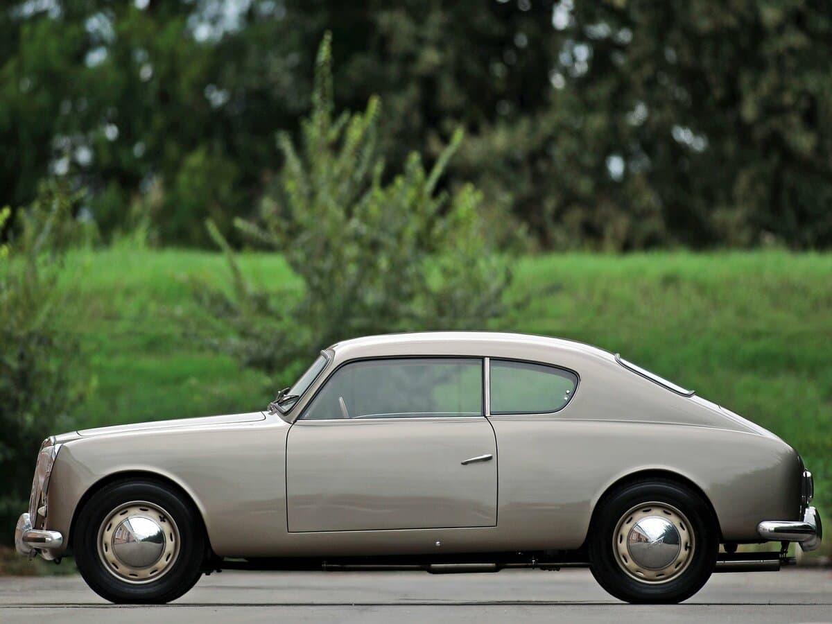 Lancia Aurelia 1950 – 1953 — Yandan