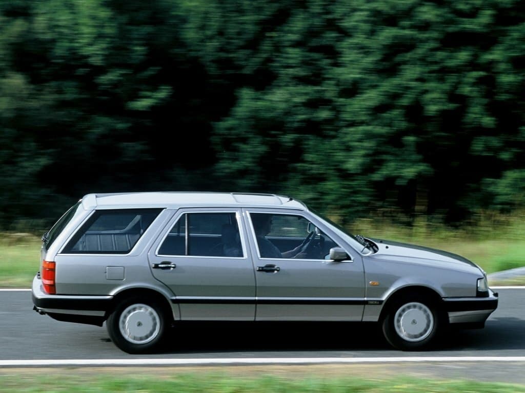 Lancia Thema I — Yandan