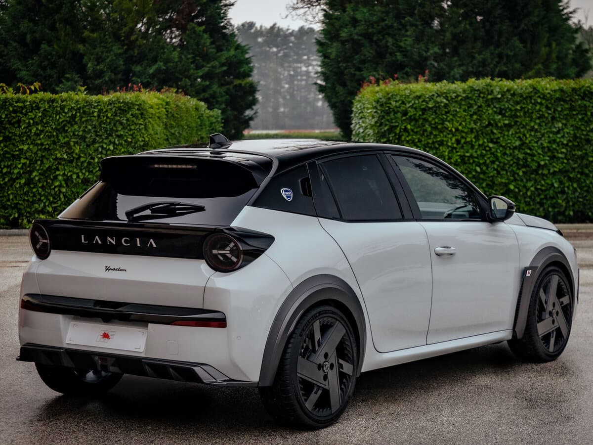 Lancia Ypsilon IV (Type L21) — 3/4 arxadan