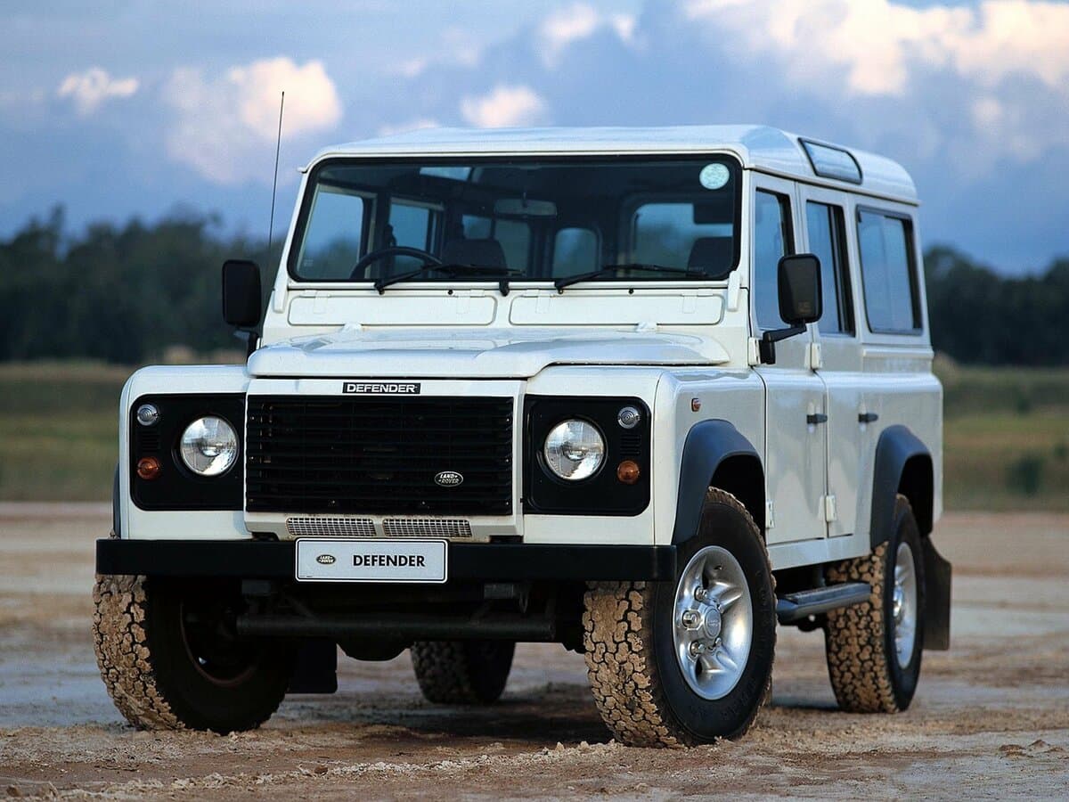 Land Rover Defender I — Öndən
