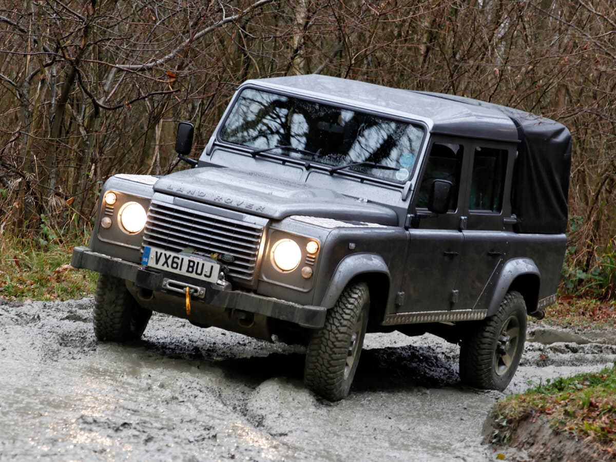 Land Rover Defender I Restayling — Öndən