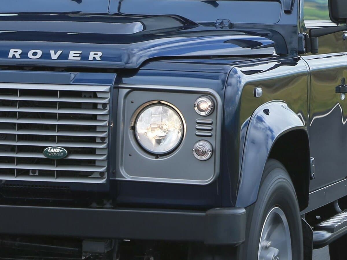 Land Rover Defender I Restayling — Fara
