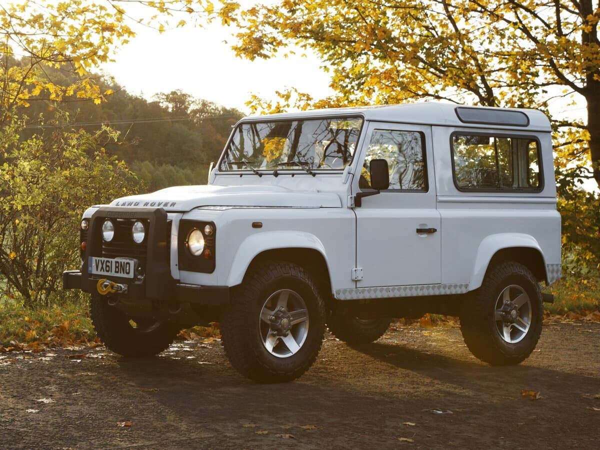 Land Rover Defender I Restayling — Əsas şəkil