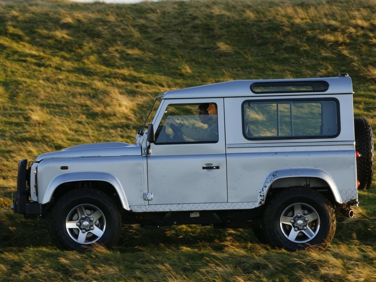 Land Rover Defender I Restayling — Yandan