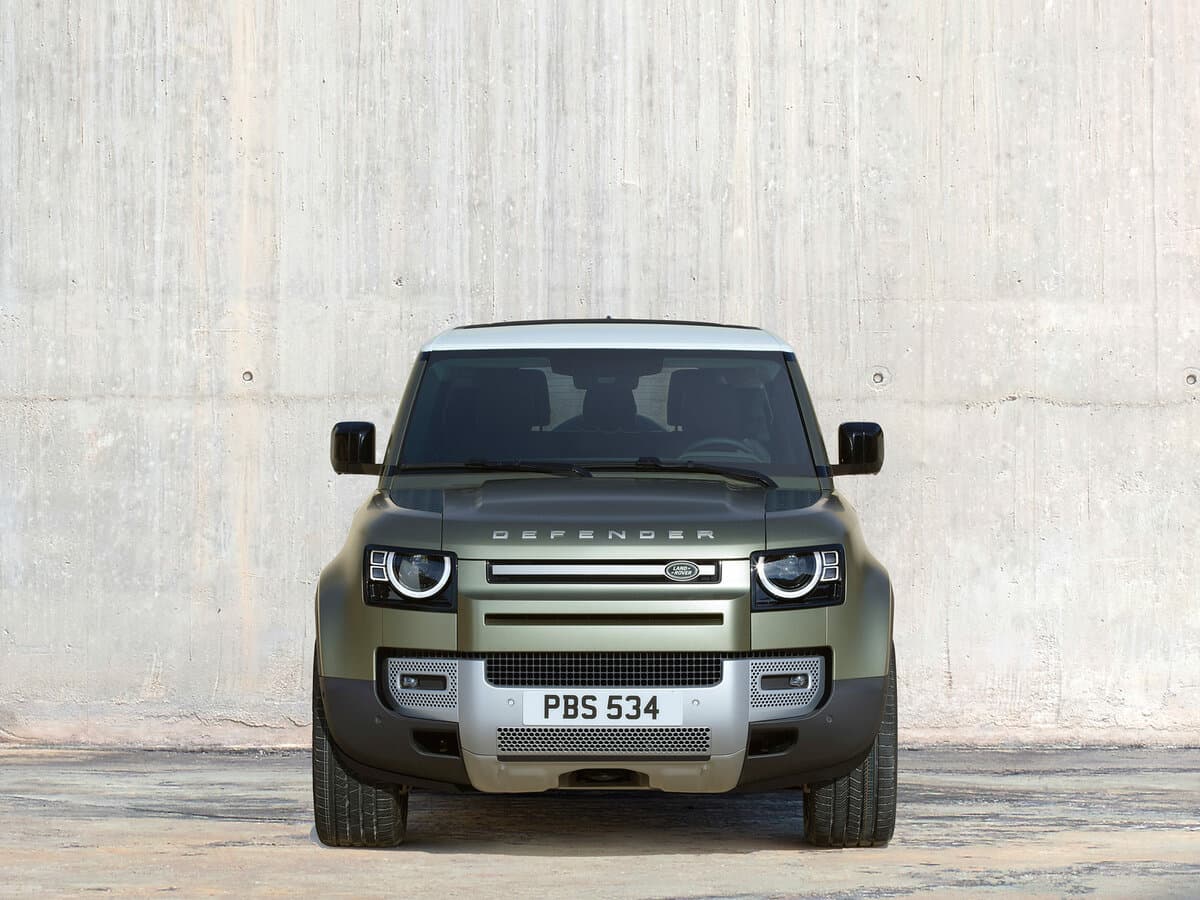 Land Rover Defender II — Öndən
