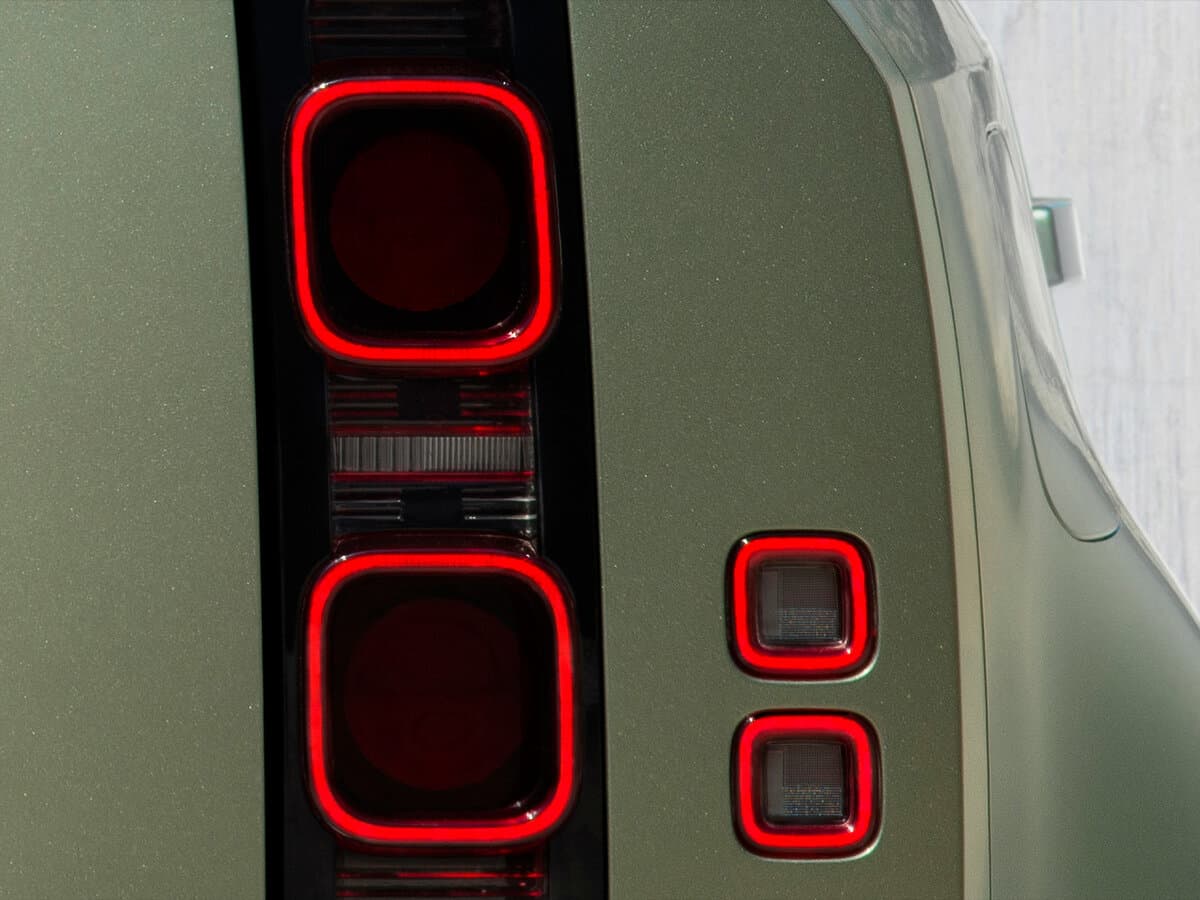 Land Rover Defender II — Detal