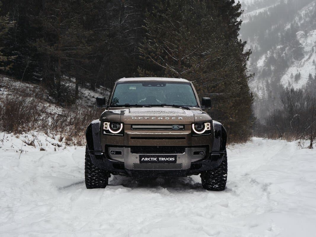 Land Rover Defender II — Öndən