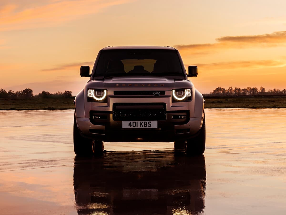 Land Rover Defender II — Öndən