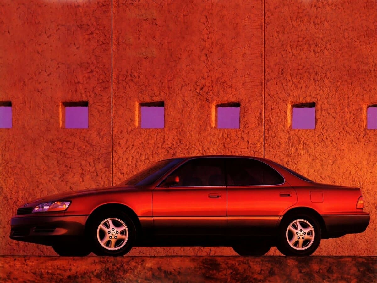 Lexus ES II — Yandan