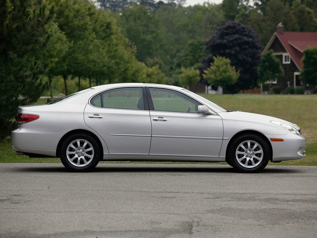 Lexus ES IV Restayling — Yandan