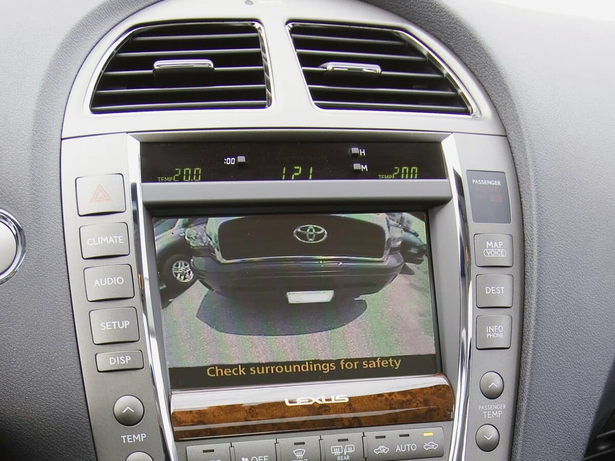 Lexus ES V Restayling — Salon, öndən