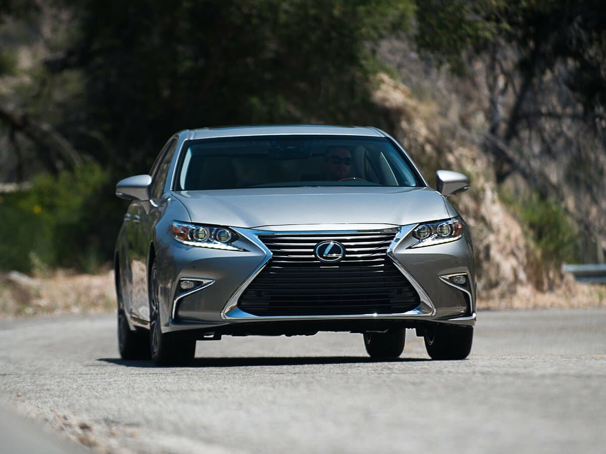 Lexus ES VI Restayling — Öndən