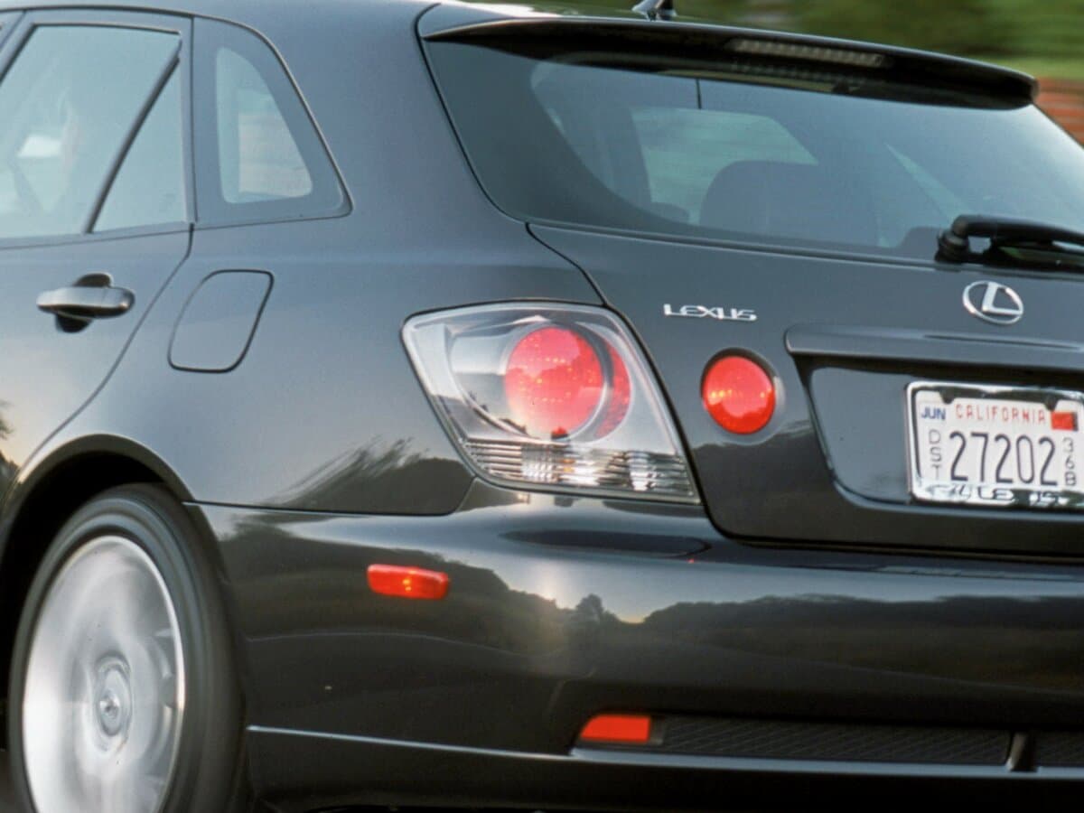 Lexus IS I — Detal