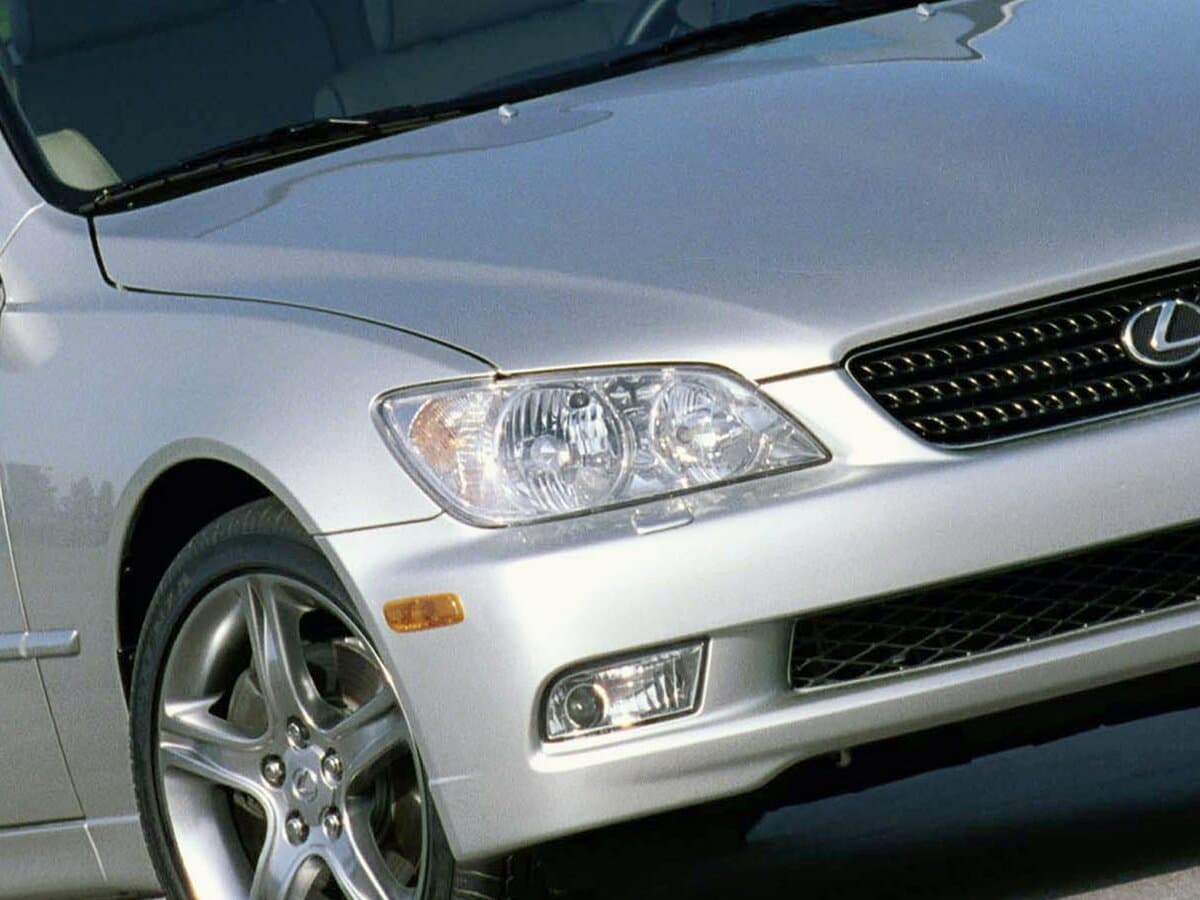 Lexus IS I — Fara