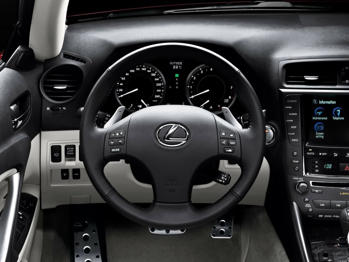 Lexus IS II Restayling — Sükan