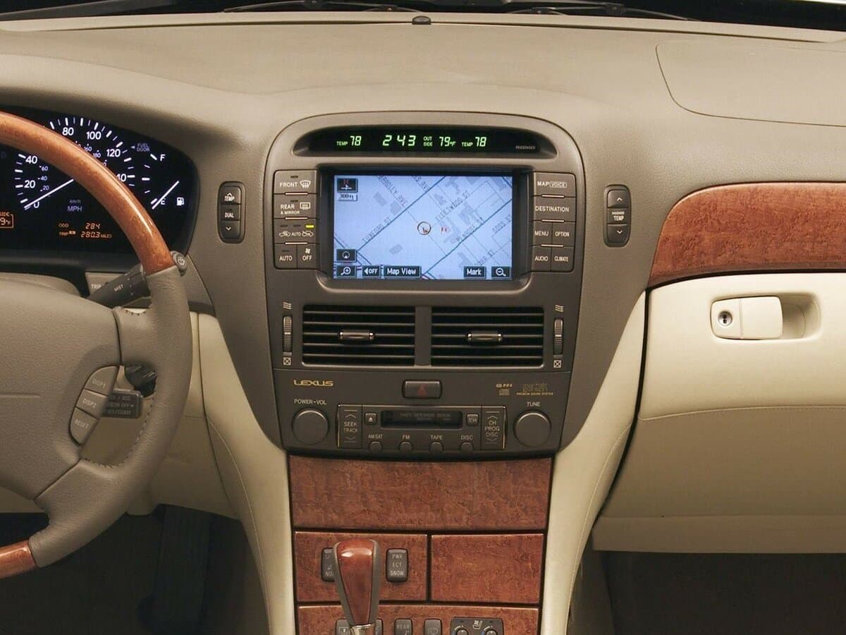 Lexus LS III Restayling — Salon, arxadan