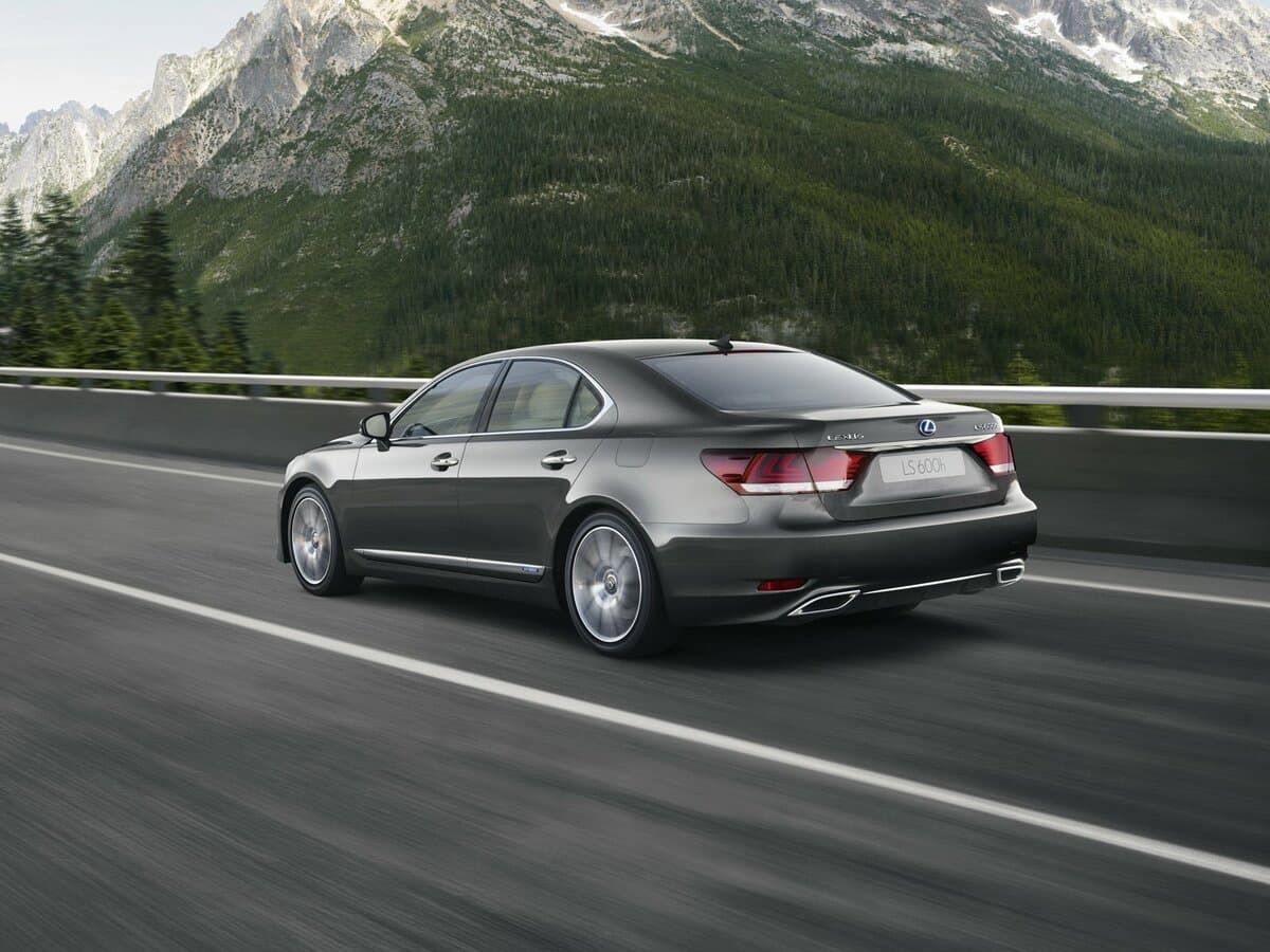 Lexus LS IV Restayling 2 — 3/4 arxadan