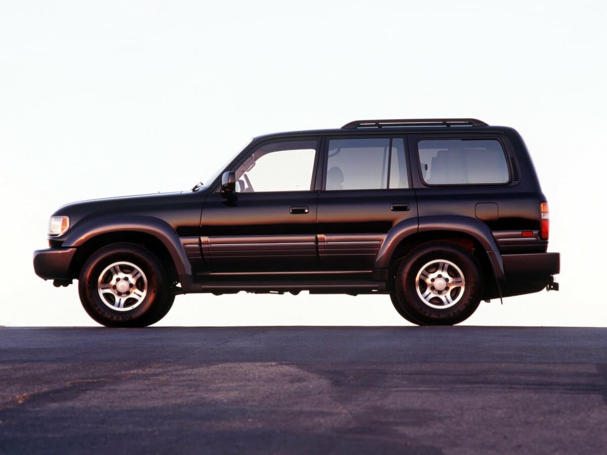 Lexus LX I — Yandan