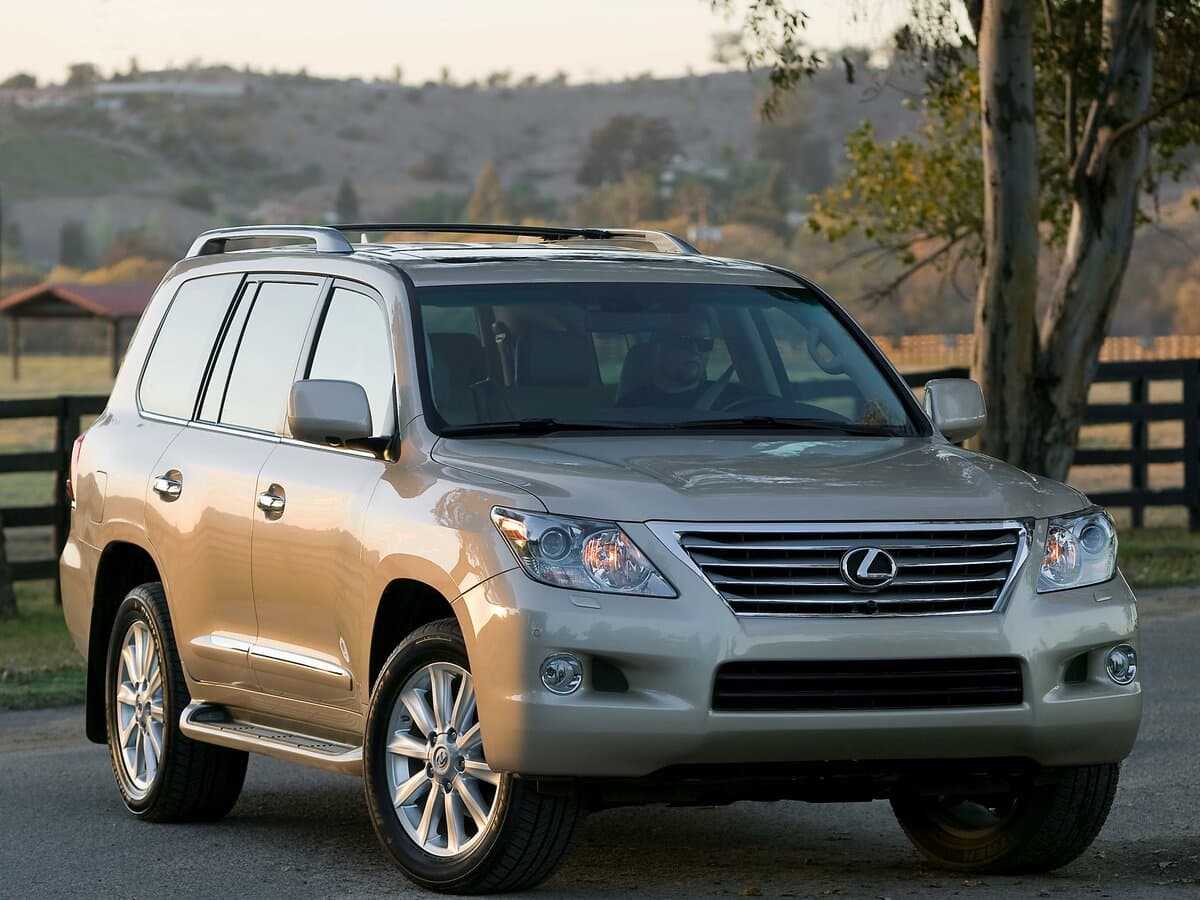 Lexus LX III — Öndən